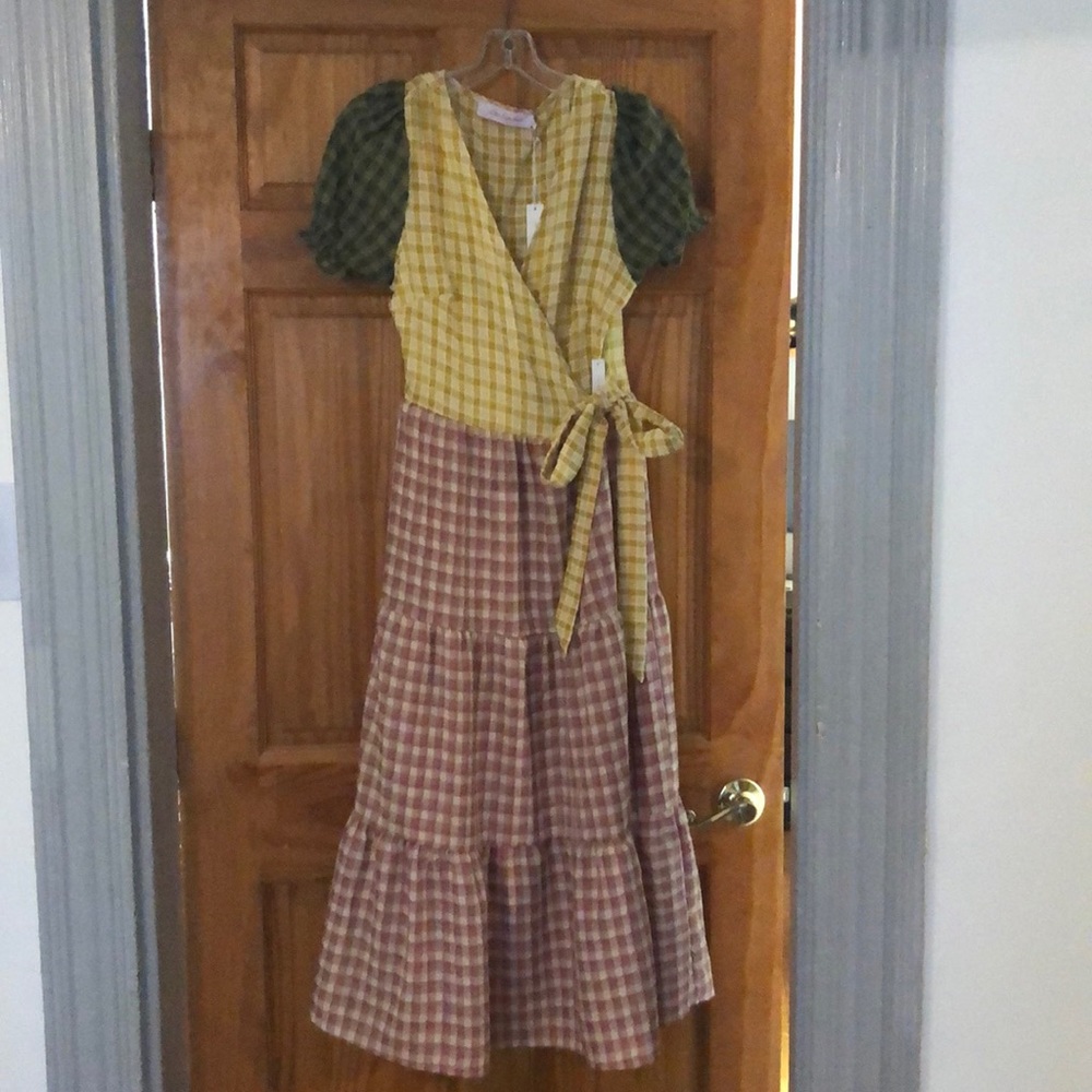 Lisa says gah gingham wrap dress - Picture 2 of 3